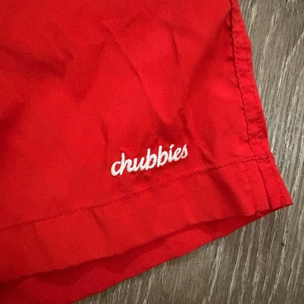Chubbies Swim Trunks Men’s Large Red Blue Lined Quick Dry USA Shorts 5.5” Inseam
